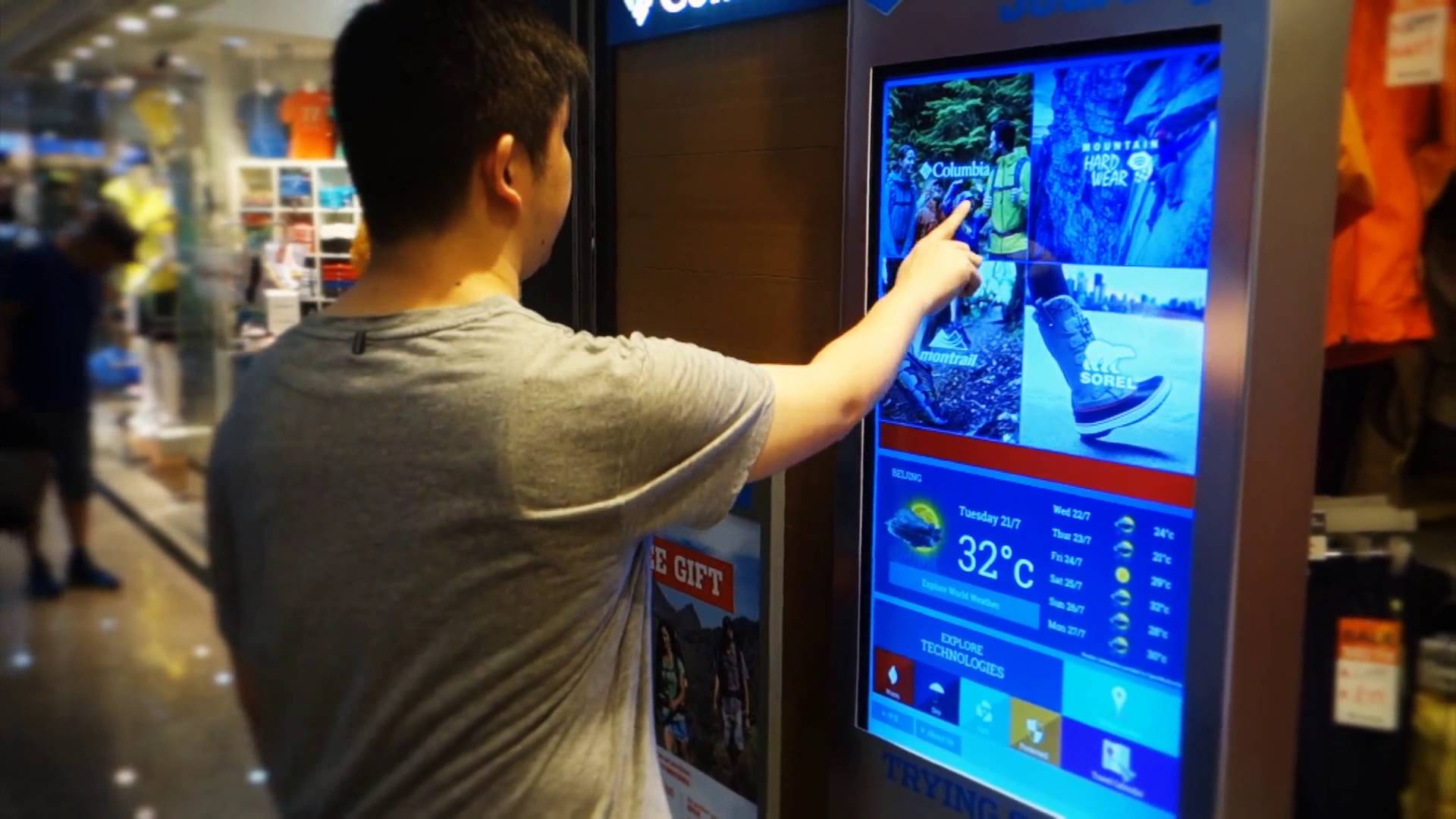 Interactive digital. Интерактивный экран. Интерактивный киоск. Сенсорный киоск. Интерактивные цифровые дисплеи.