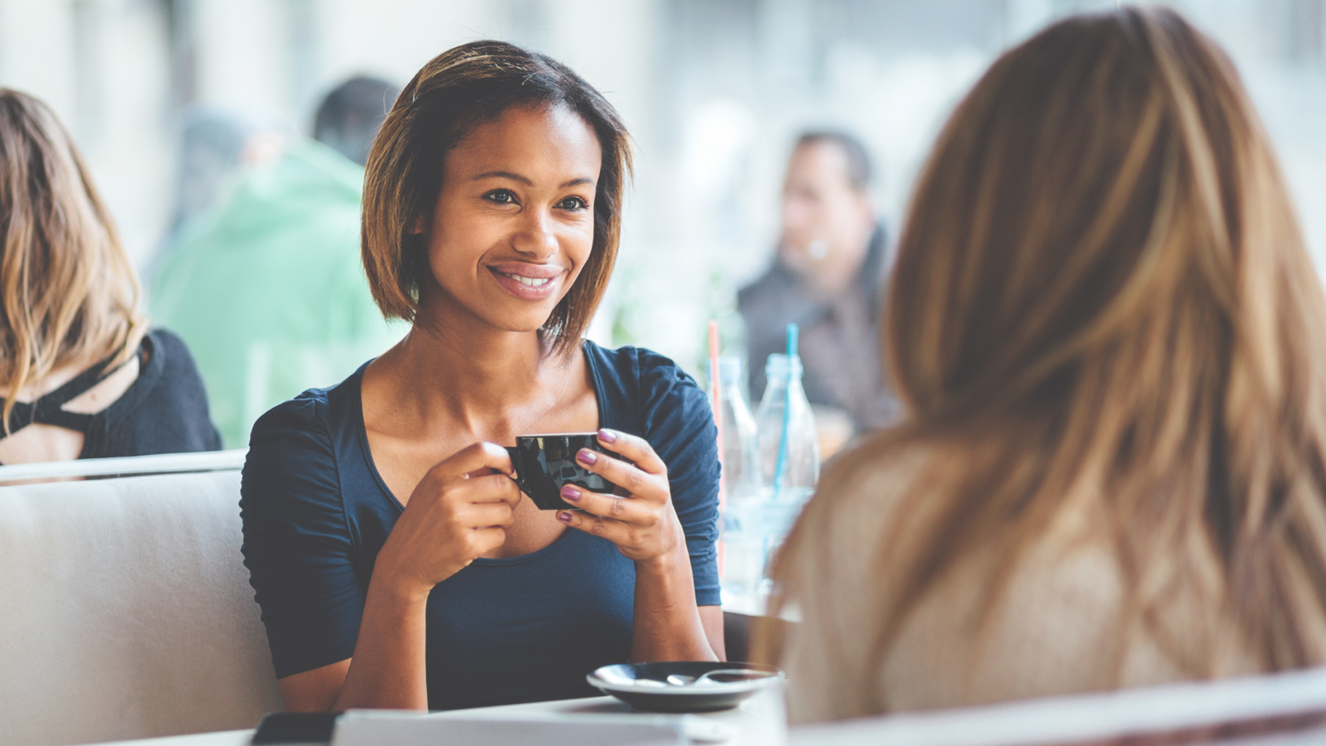 английский по скайпу. заинтересованность в общении. Listening conversation. артистичный человек. непонимание stock.