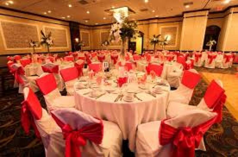 Ac banquet hall for 300 to 400 persons