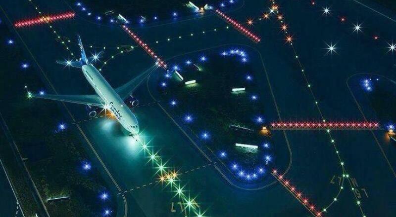 Commercial Airport Lighting market