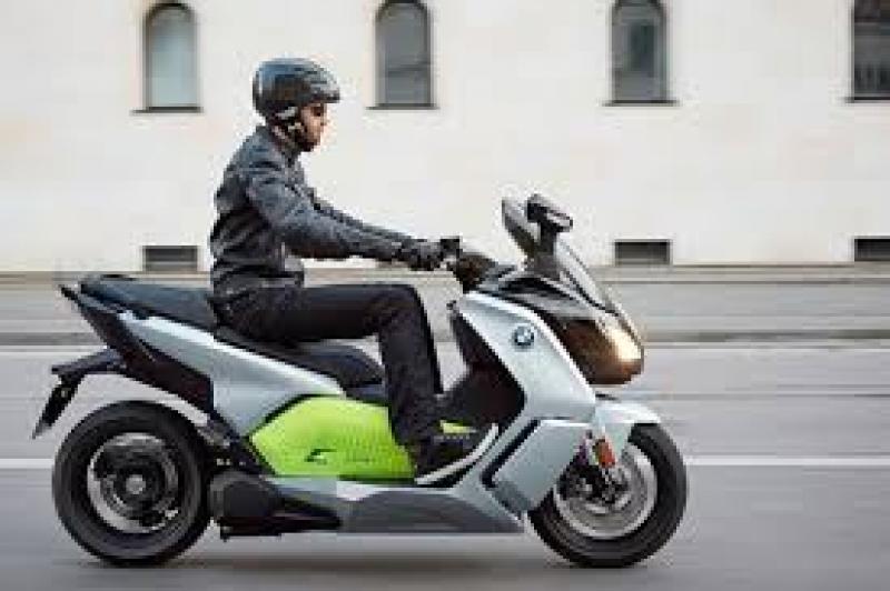 Electric Motorcycles & Scooters 