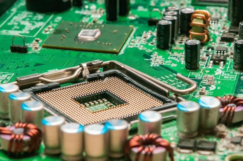 Electronics And Appliance Stores Market 