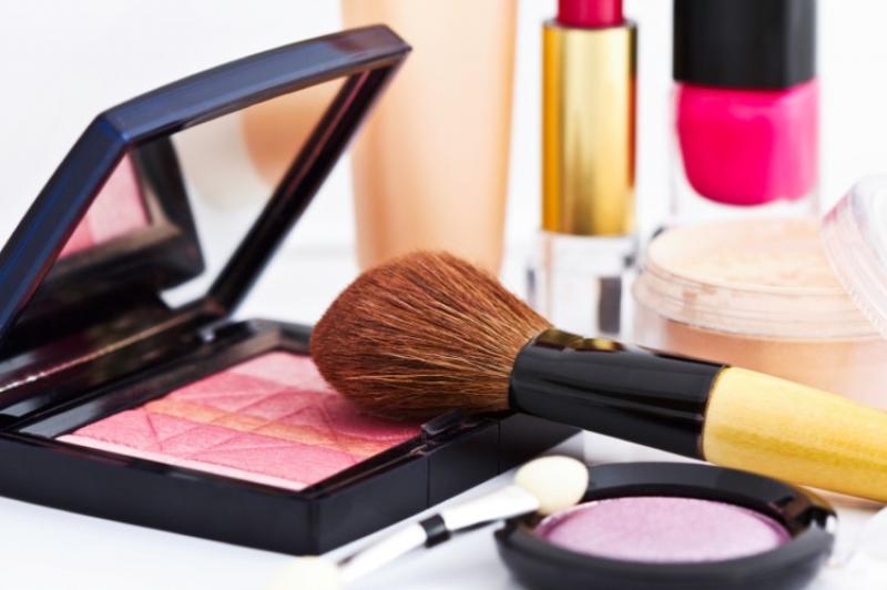 Global Cosmetic Chemicals Market 