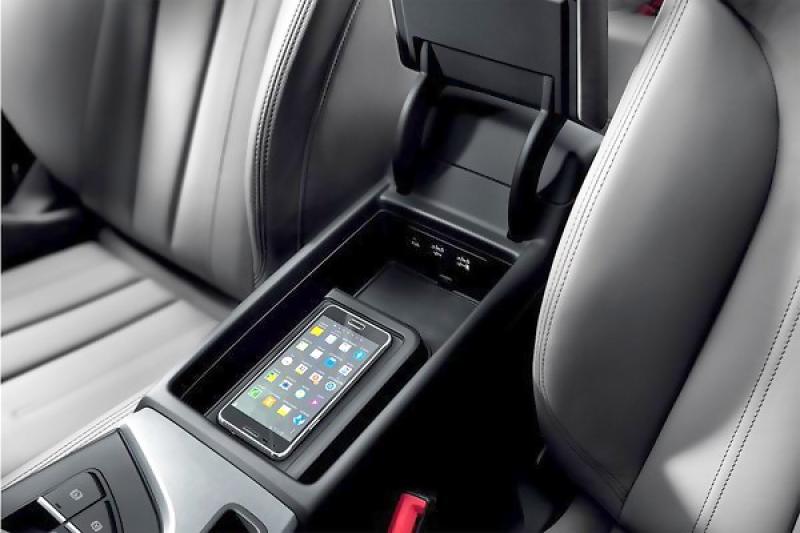 In-Car Wireless Charging In-Car Wireless Charging