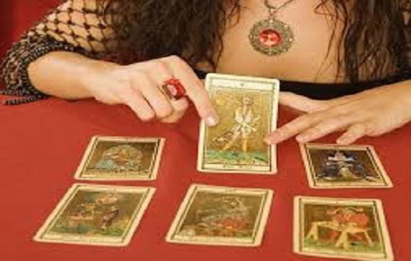 Top Tarot card reader in Mumbai 