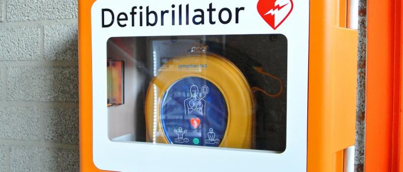 Defibrillator Devices And Equipment Market Share, Restraints, Segments & Trends