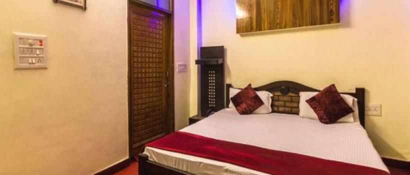 HOTELS NEAR PITAMPURA METRO STATION