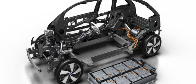 Lithium-ion Batteries in Hybrid and Electric Vehicles 