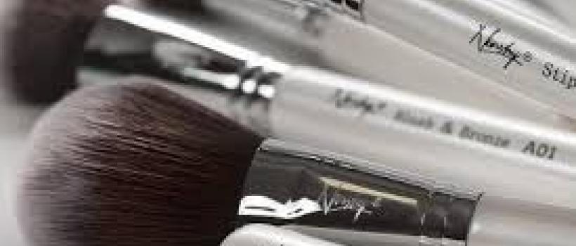 Silver Graphite Brush