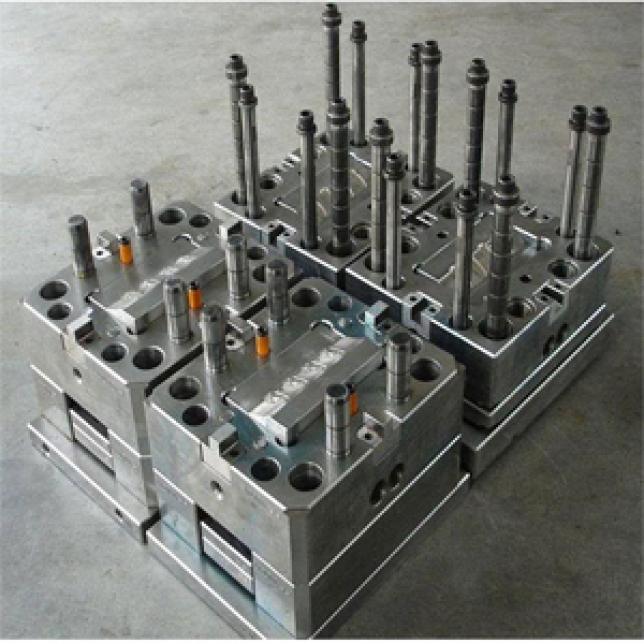 plastic-center-stack-mold-making-for-auto